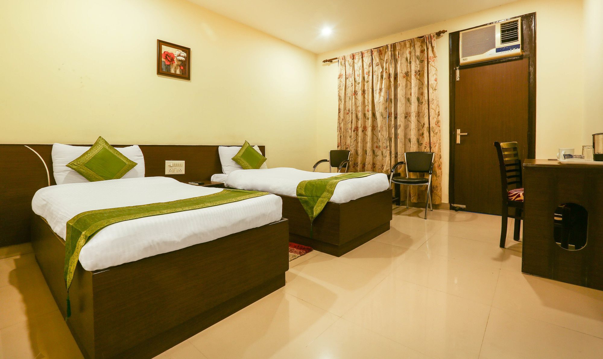 Hotel Treebo Trend Gk Conifer Dharamshala Exterior foto