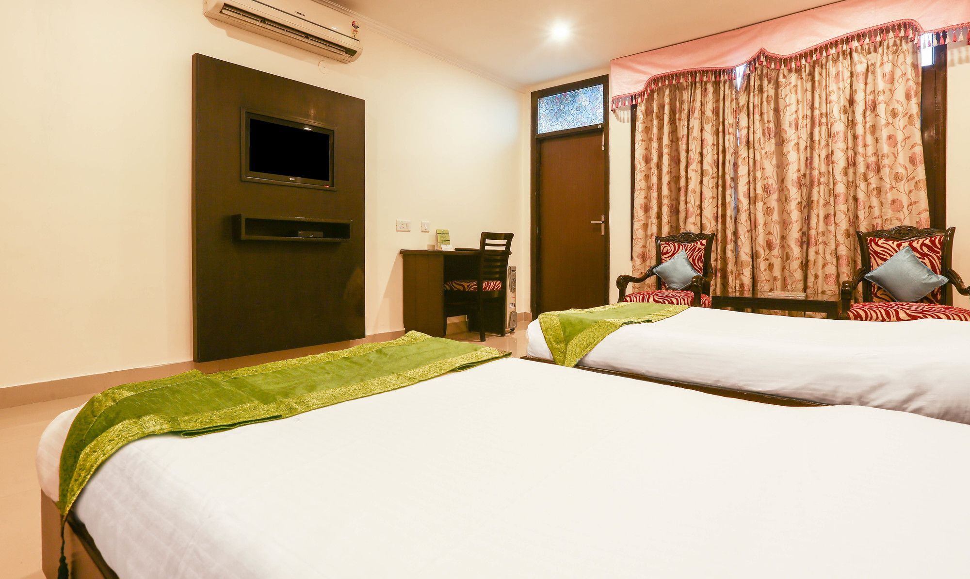 Hotel Treebo Trend Gk Conifer Dharamshala Exterior foto